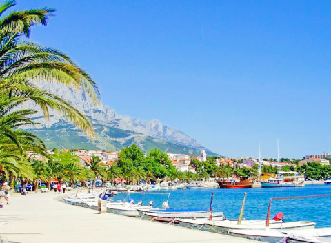 Chorvátsko: dovolenka na Makarskej riviére s autobusovou dopravou a delegátom.