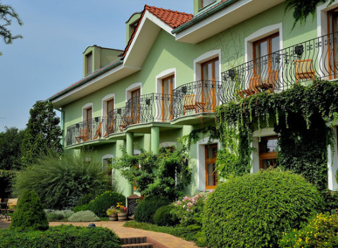 Leto v Piešťanoch s neobmedzeným wellness a skvelými možnosťami prechádzok z penziónu Tematín***.