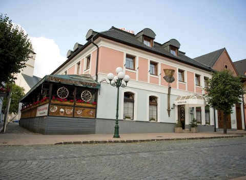 Prežite nádherný víkend na úpätí Vysokých Tatier s ubytovaním v Hoteli Club v centre mesta Kežmarok.