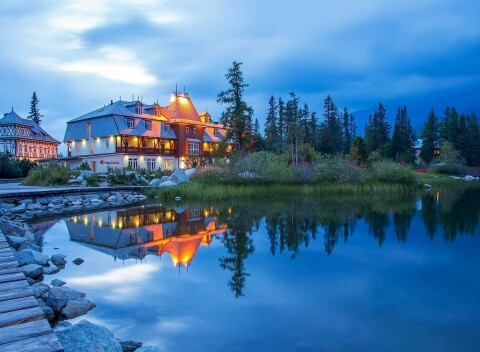 Štrbské pleso v známom Hoteli Solisko **** s polpenziou, neobmedzeným wellness a vstupom na Vežu snov + drink