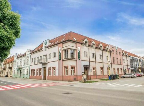 Romantický, rodinný alebo biznis pobyt v centre Košíc s raňajkami a fľašou sektu