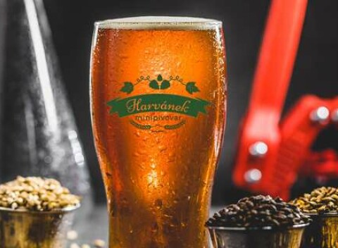 Kurz varenia piva v Minipivovare Harvánek, z ktorého si odnesiete vlastnoručne vyrobené a naflaškované pivo