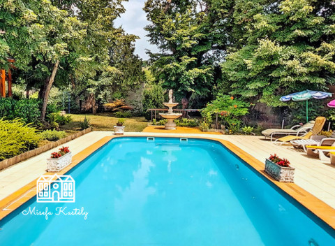 Luxusná dovolenka na zámku neďaleko jazera Hévíz i Balatonu s polpenziou a wellness.