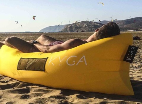Nafukovacie vaky a stoličky KYGA v rôznych farbách - pohodlné sedenie kdekoľvek.
