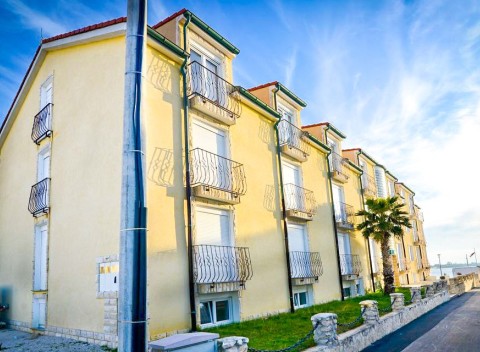 Zadarská riviéra: Hotel Beni *** pri piesočnej pláži + polpenzia a dieťa zdarma.