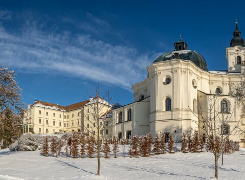 Moravský kras na Zámku Křtiny s polpenziou, welcome drinkom a vstupenkami do jaskyne a arboréta + darček