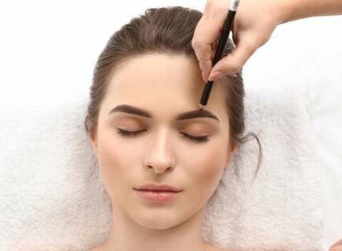 Laminácia, farbenie a úprava obočia v salóne krásy Krasotinka v Trnave