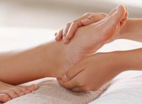 Klasická aj reflexná masáž chodidiel, mäkké techniky aj bankovanie v salóne Lucia_fyzio v Ružinove