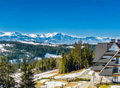 Hotel Zbojnicowka*** len 16 minút od hraníc s neobmedzeným wellness a možnosťou vstupu do Termy Bukovina