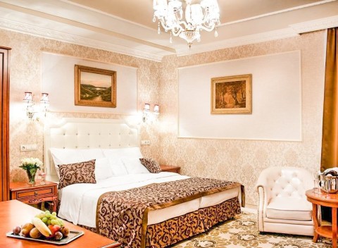 Györ v Hoteli Capitulum **** s neobmedzeným wellness a vstupom do termálov.