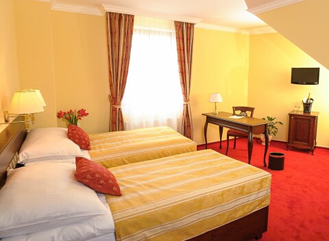 Český raj: Centrum Jičína pri pamiatkach v Hoteli U Krále *** s raňajkami formou bufetu a vstupom do aquaparku