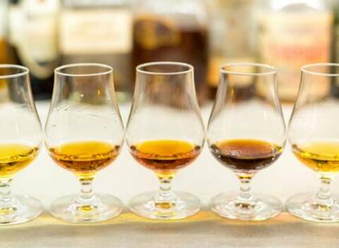 Degustácia prémiových rumov z Karibiku, Maurícia aj ginov v Hop Čip Bare