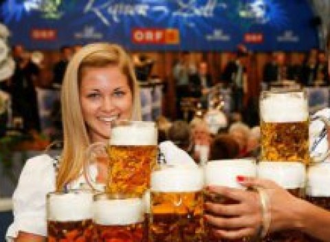 Zažite neobyčajnú atmosféru svetoznámeho festivalu piva vo Viednia a kúpte niečo pekné v Primarku.