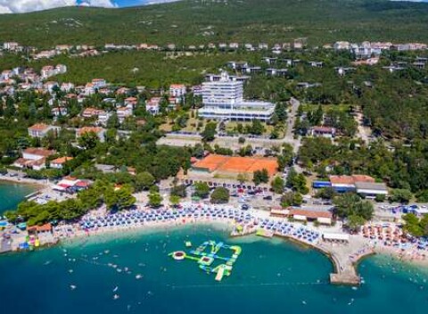 Pobyt v chorvátskom Hoteli Omorika neďaleko pláže s polpenziou