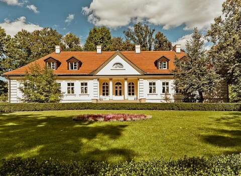 Pobyt 4 km od Krakova: Zámocký Dwór w Tomaszowicach *** s raňajkami/polpenziou a zľavami do reštaurácií i zoo