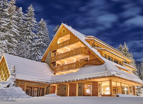 Jezersko pri Planšarskom jazere v Boutique Hoteli Vila Planinka ***** s raňajkami/polpenziou + možnosť sauny