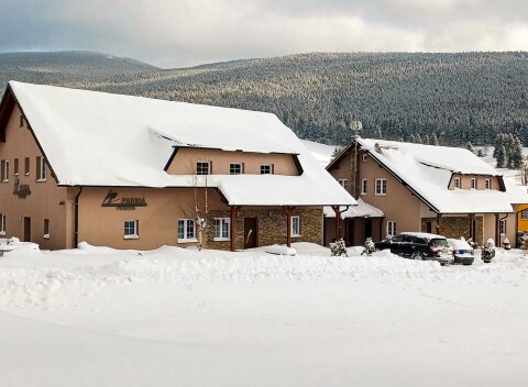 Dovolenka v srdci Jeseníkov: Ostružná v Penzióne Parma s raňajkami alebo polpenziou + 20 % zľava na vírivý sud