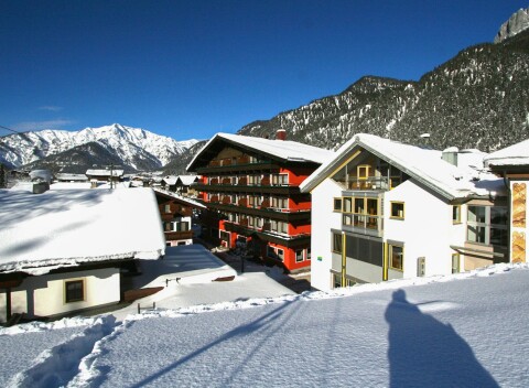 Tirolsko pri lanovke a atrakciách v Hoteli Tiroler Adler *** s raňajkami, fínskou a infra saunou + karta hosťa