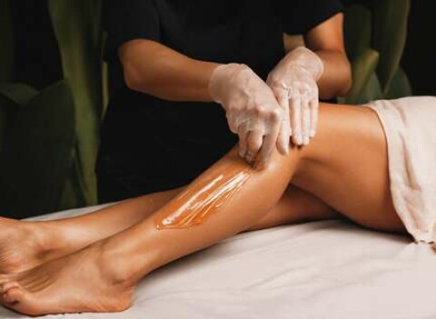 Cukrová depilácia pre dámy v salóne Sugar Skin Studio - hladká pokožka bez chĺpkov až 3 týždne