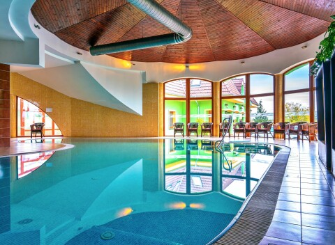 Veľký Meder 450 m od termálov: Penzión Betty *** s raňajkami/polpenziou a wellness neobmedzene (bazén, sauny)