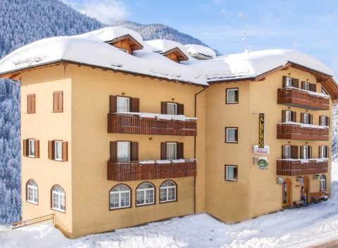 Talianske Alpy v Hoteli Milano Vermiglio *** s domácou polpenziou pri skibuse.