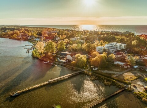 Poľsko pri mori a jazere: Mielno v Molo Park Aparthoteli s raňajkami a wellness (bazén, sauna) + animácie