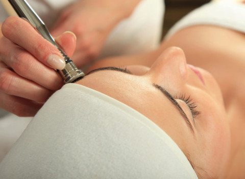 Mikrodermabrázia alebo hydratačné ošetrenie pleti v Kozmetickom centre La-Vie.