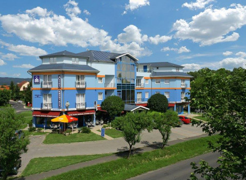 Senzačný Balaton v 3* hoteli s wellness, polpenziou i zapožičaním bicyklov + voucher na procedúry.