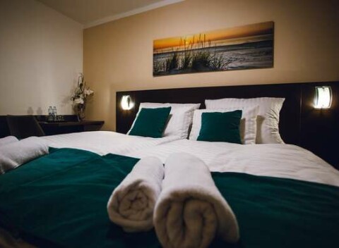 Rodinný pobyt s bohatými raňajkami a vstupom do Fun parku alebo vstupom do ZOO a Dinoparku