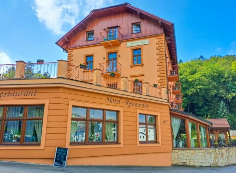 Južné Čechy: Tábor v Hoteli Romantik Eleonora *** s polpenziou, konopným kúpeľom Carun či sektom + prekvapenie