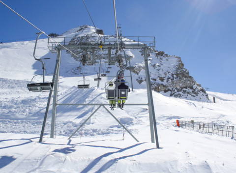 Rakúske Alpy v Hoteli Zillertal s rozšírenou polpenziou a saunou pri zjazdovke.
