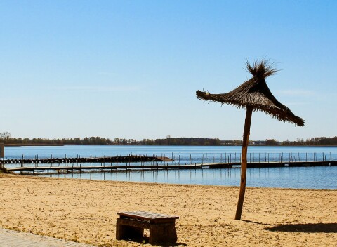 Poľsko: CHKO Przemęt pri vode v Centre Trzy Jeziora *** s polpenziou, neobmedzeným wellness s bazénom + masáž