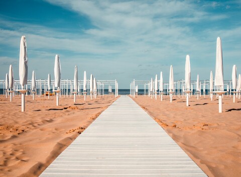 Taliansko pri pláži v Hoteli Cosmopol Cesenatico *** s all inclusive stravou, bazénom a vírivkou + ležadlá