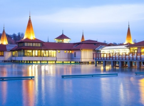 Hévíz luxusne v 4* hoteli s neobmedzeným wellness s termálnou vodou a masážou.