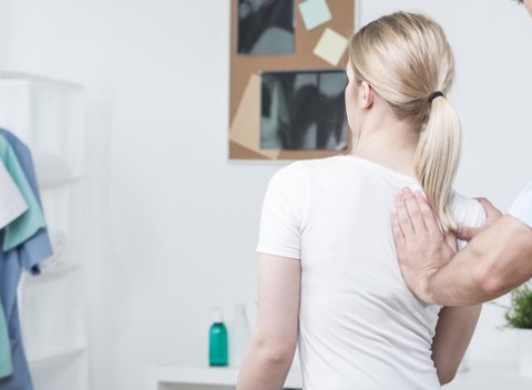 Obnova pohybového aparátu rehabilitačným lekárom, 60-minútové vyšetrenie lekárom.