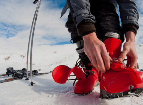 Požičajte si lyže alebo snowboard za super ceny a vyskočte na svah v plnej výbave.