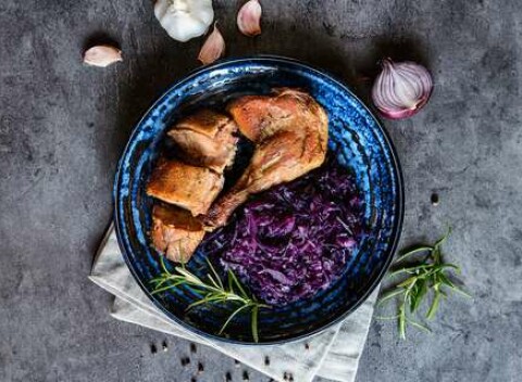 Pečená kačka s kapustou a lokšami pre 2 osoby v Reštaurácii Rotoska