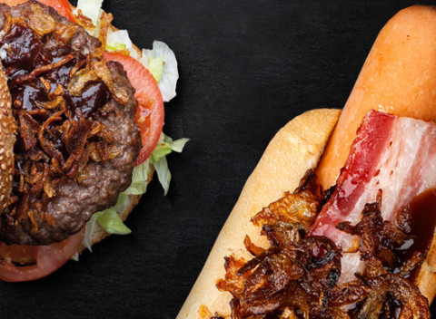 Hot dog, trhané mäso alebo burger v Parky's Hot Dog v podchode na Trnavskom mýte.