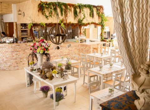 Tündérkert Hotel Noszvaj pri Egeri s wellness a polpenziou + 2 deti zdarma.