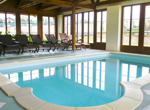 Špičková kuchyňa, degustácia aj neobmedzená konzumácia vína a bazén v Lednicko-valtickom areáli.