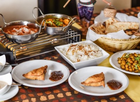 Degutačné menu pre 1 alebo 2 osoby v indickej Maharadža reštaurácii.