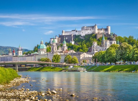 Salzburg blízko centra v A&O Salzburg Hauptbahnhof s raňajkami + 2 deti zdarma.
