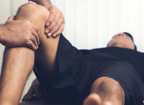 Individuálna terapia vedená fyzioterapeutom, (30 minút) vo FITCLINIC.