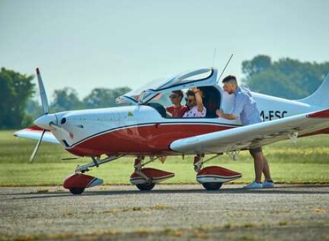 EXTRA CENY: Zážitkový let s Cloud Adventures s možnosťou pilotovania