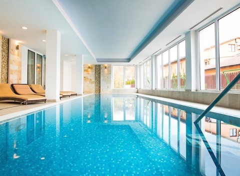 Miskolc: Hotel Aurora **** s polpenziou a neobmedzeným wellness + dieťa zdarma.