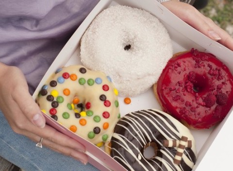 Donut - v ponuke rôzne príchute a káva v La Donuterii nadýchané potešenie plné najlepších chutí.