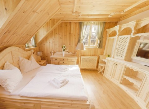 Beskydy: romantika v horskom Penzióne Hlušec s polpenziou a jazdou kočom.