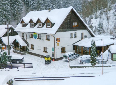 Javorníky v Horskom Hoteli Eva Mária s domácou polpenziou blízko ski areálu.