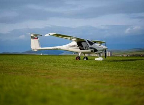 Prelet športovým lietadlom PIPISTREL VIRUS SW 121 ponad Spiš a Tatry s možnosťou pilotovania