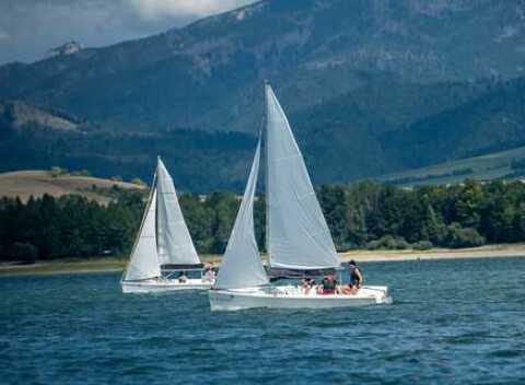 Kurzy jachtingu na Liptovskej Mare - Zažite vzrušenie z jachtingu na našej najväčšej priehrade!